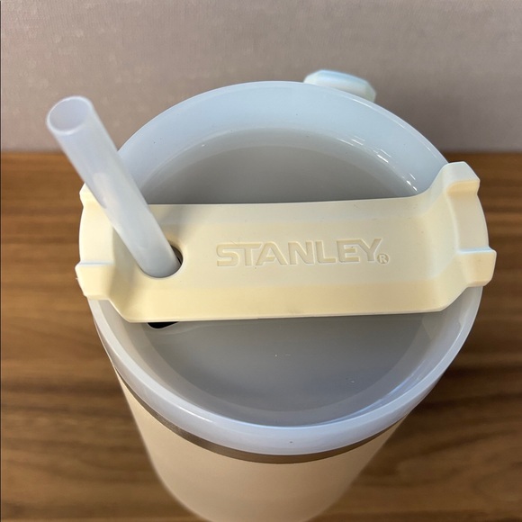 Stanley 40oz Travel Tumbler with Handle - Picture 4 of 7